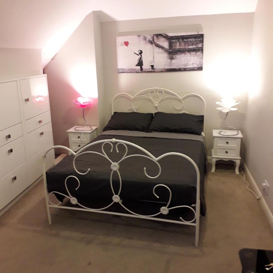Street Artist Bed and Breakfast Romford Exterior foto