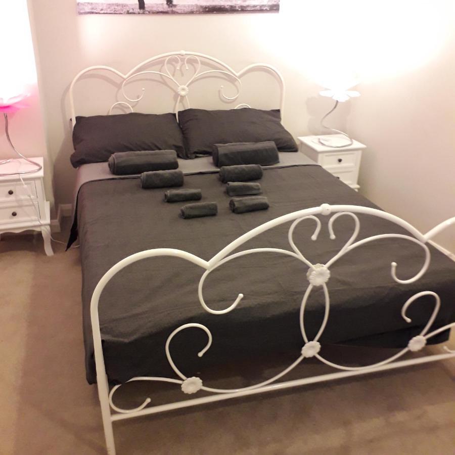 Street Artist Bed and Breakfast Romford Exterior foto